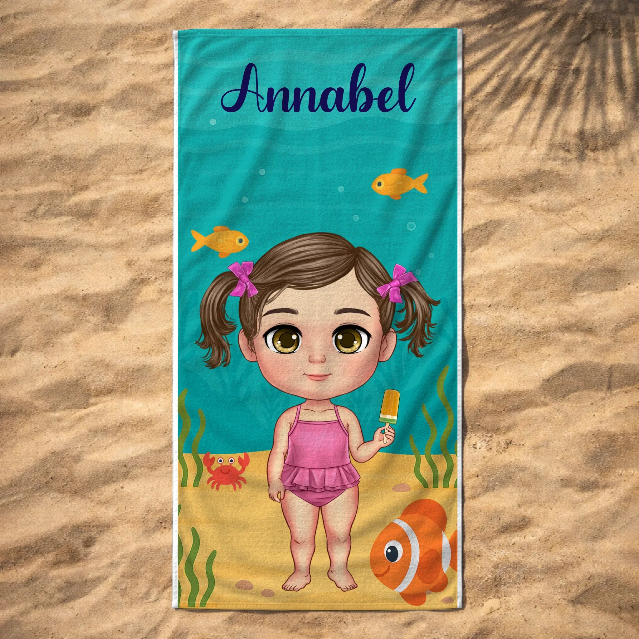 Persoonlijk strandlaken met gepersonaliseerd poppetje en naam Persoonlijk strandlaken met gepersonaliseerd poppetje en naam