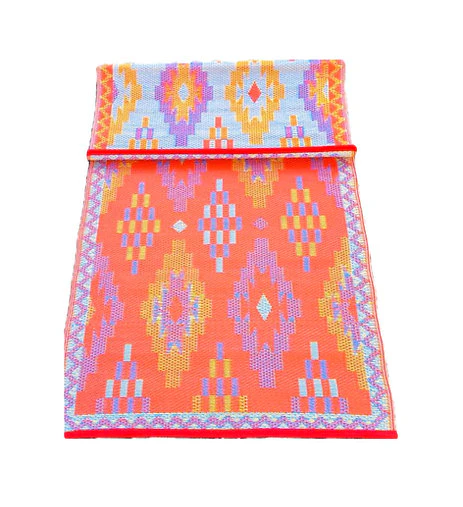 Buiten vloerkleed 90 x 180 cm – oranje ruit