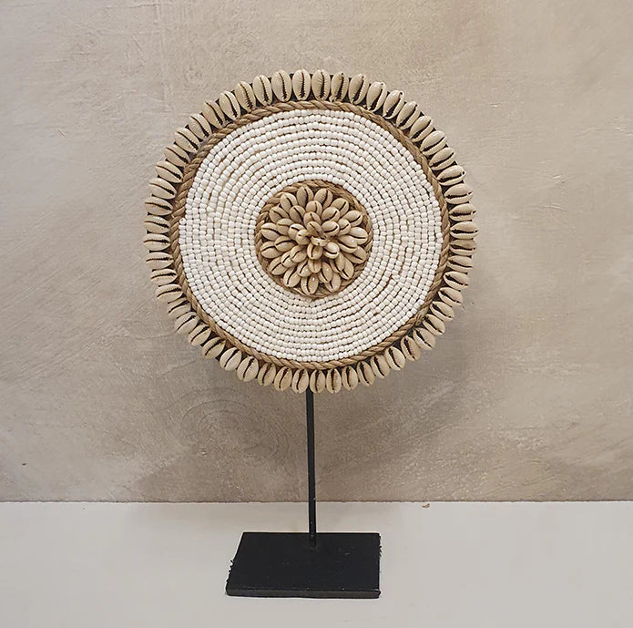 Schelpendecoratie op standaard ‘Jambi’