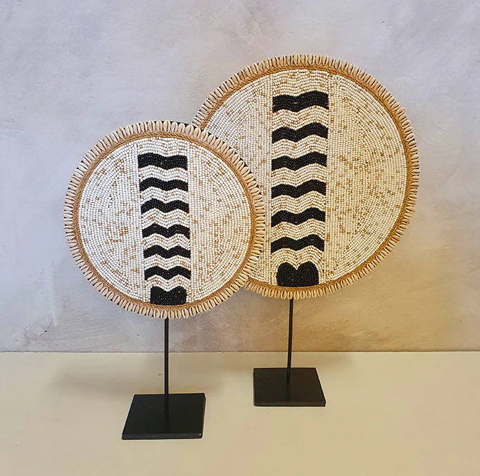 Kralendecoratie op standaard ‘Medan’