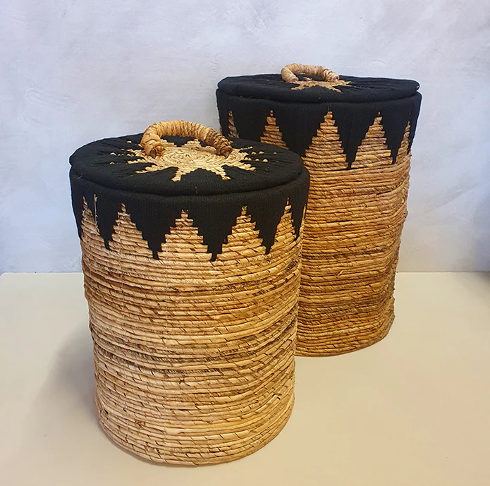 Mand van bananenblad met deksel – zwart