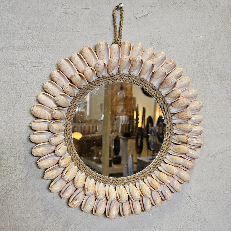 Spiegeltje schelpjes zalmroze Spiegeltje schelpjes zalmroze