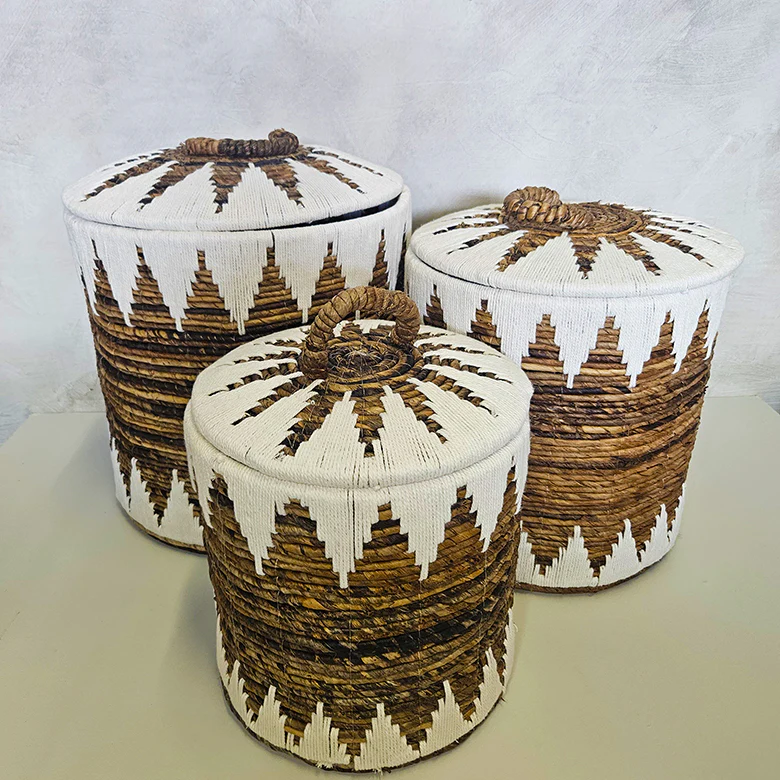 Mand van bananenblad met deksel – wit