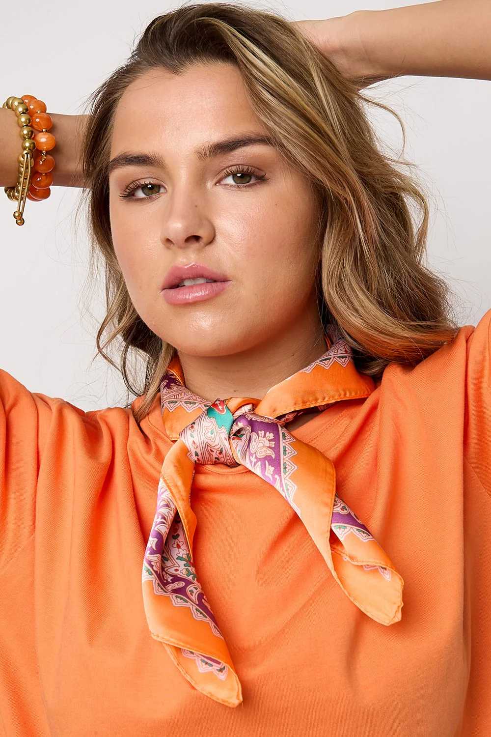Zomersjaals met Bloemenprint – Verschillende Kleuren Zomersjaals met Bloemenprint – Verschillende Kleuren
