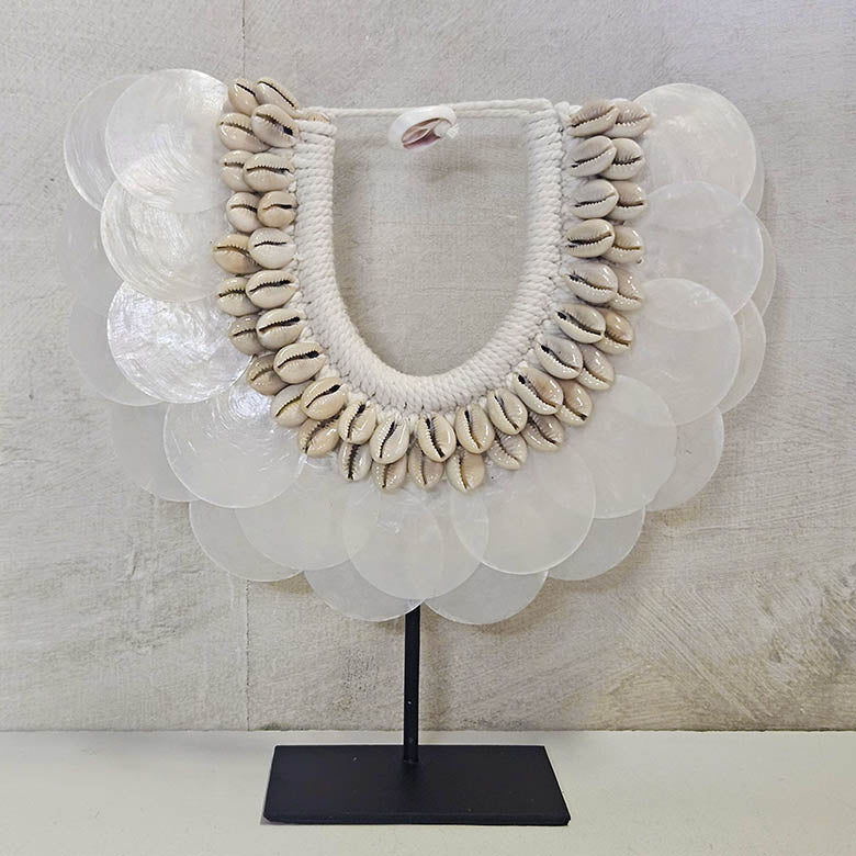 Schelpendecoratie op standaard ‘Andi’